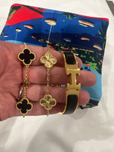 Load image into Gallery viewer, Clover Bracelet