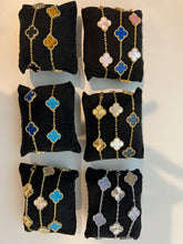 Load image into Gallery viewer, Clover Bracelet