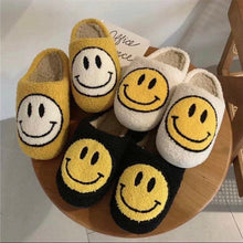 Load image into Gallery viewer, Smiley Face Slippers