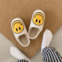Load image into Gallery viewer, Smiley Face Slippers