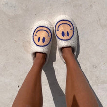 Load image into Gallery viewer, Smiley Face Slippers - Pink