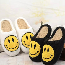 Load image into Gallery viewer, Smiley Face Slippers