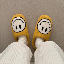 Load image into Gallery viewer, Smiley Face Slippers
